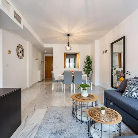 Coastal Comfort 2 Bed, Parking Pool And Terrace