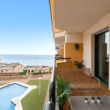 Coastal Comfort 2 Bed, Parking Pool And Terrace Benalmadena