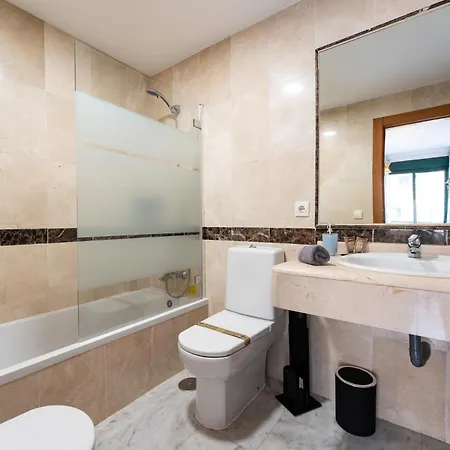 Coastal Comfort 2 Bed, Parking Pool And Terrace