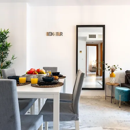 Coastal Comfort 2 Bed, Parking Pool And Terrace Benalmadena
