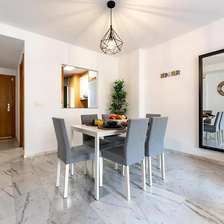 Apartment Coastal Comfort 2 Bed, Parking Pool And Terrace Benalmadena
