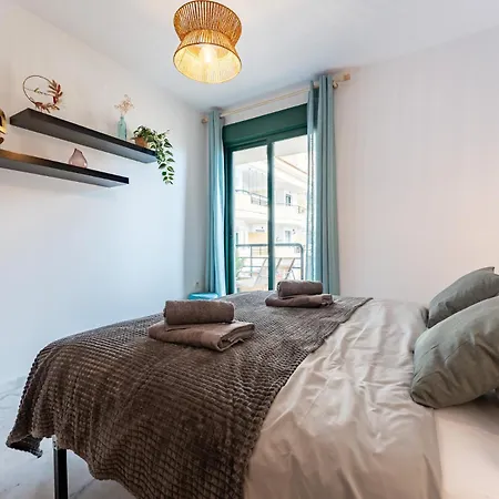 Coastal Comfort 2 Bed, Parking Pool And Terrace Apartment