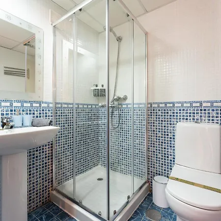 Coastal Comfort 2 Bed, Parking Pool And Terrace Apartment Benalmadena